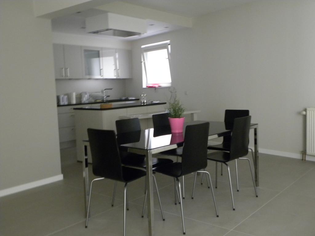 City Center Apartments Brasseurs Brüksel Oda fotoğraf